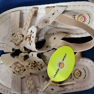 Earth Spirit Tan Sandals Comfortable Everyday Wear